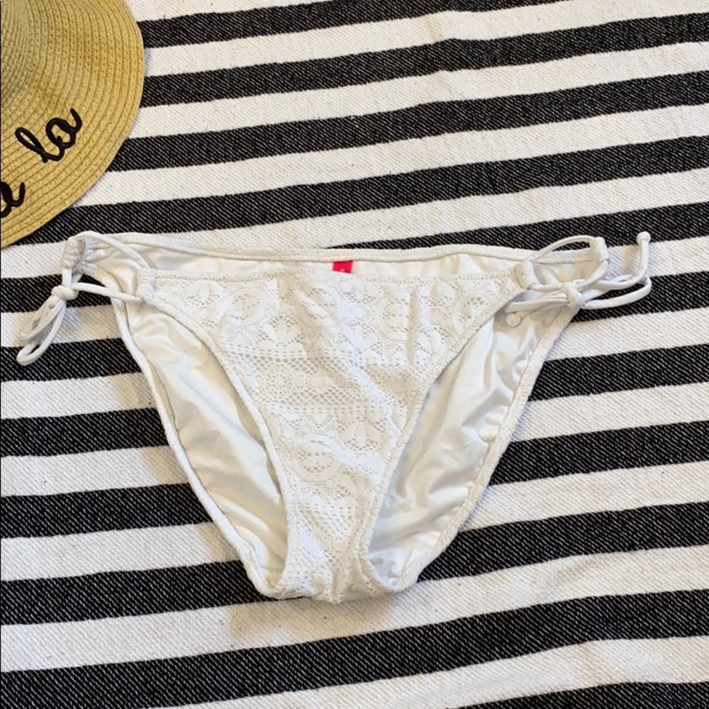 Victoria’s Secret tie bikini bottom